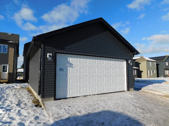 4 Things You Should Know Before Buying a Garage Door